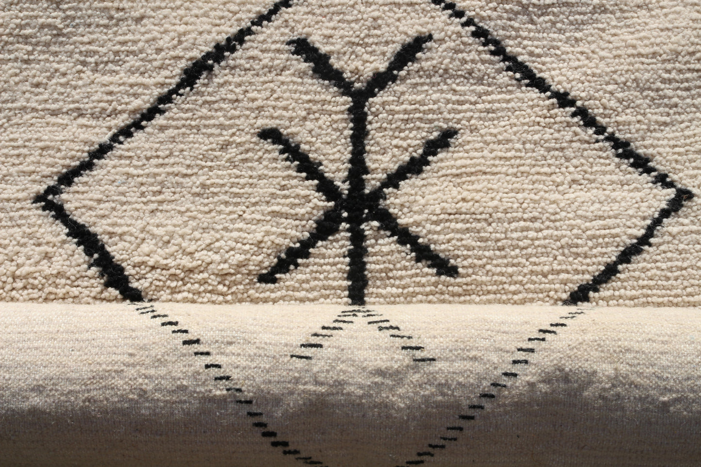 TIZI - LE COL - THE MOUNTAIN PASS